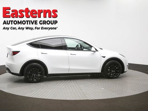 Used 2022 Tesla Model Y Long Range image 45