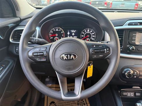Used 2017 Kia Sorento AWD image 27