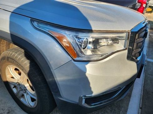 Used 2017 GMC Acadia SLE image 7