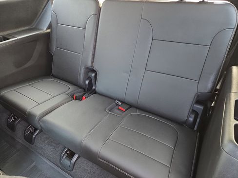 Certified 2023 Chevrolet Traverse LT w/ LT Premium Package image 23