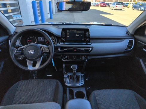 Used 2021 Kia Seltos LX image 22