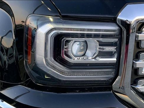 Used 2018 GMC Sierra 1500 SLT AWD/4WD image 25
