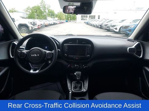 Used 2022 Kia Soul LX w/ Technology Package FWD image 8