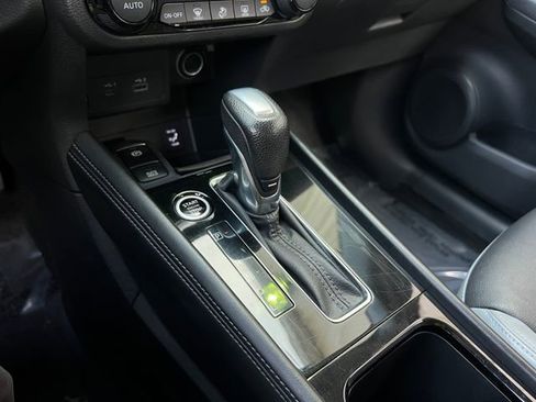 Used 2021 Nissan Kicks SR w/ SR Premium Package image 29