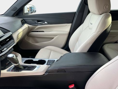 Used 2025 Cadillac CT4 Premium Luxury image 24