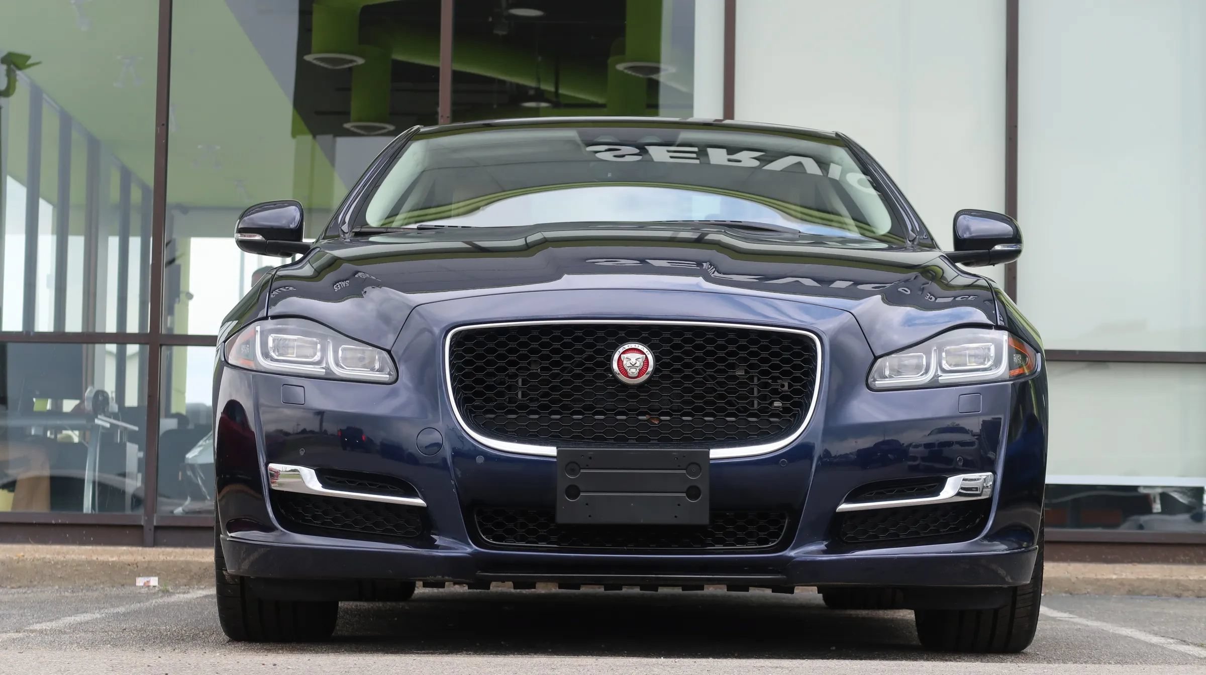 Used 2019 Jaguar XJ R-Sport RWD image 3