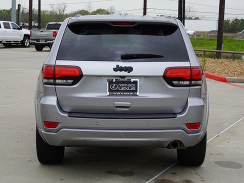 Used 2019 Jeep Grand Cherokee Altitude image 7