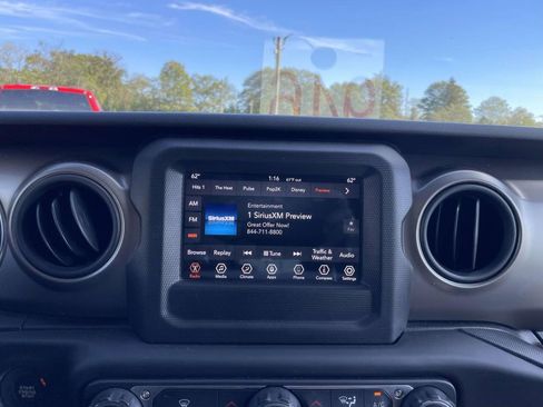 Used 2018 Jeep Wrangler Unlimited Sport S image 26