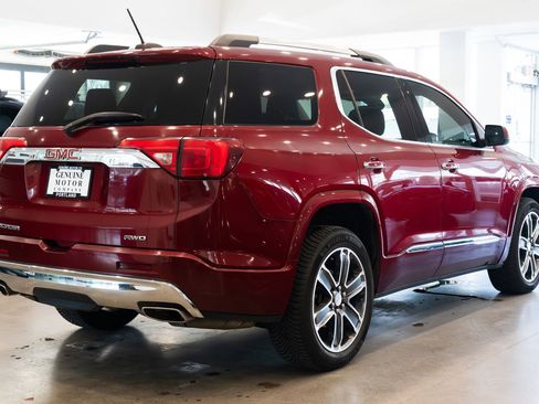 Used 2017 GMC Acadia Denali w/ Technology Package image 4