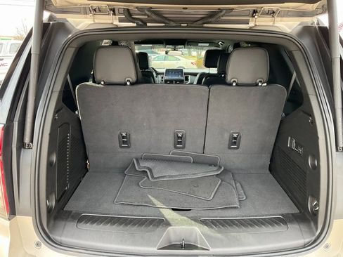 Used 2022 Chevrolet Tahoe LT w/ Luxury Package image 17