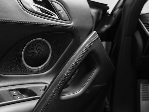 Used 2011 Audi R8 V10 image 57