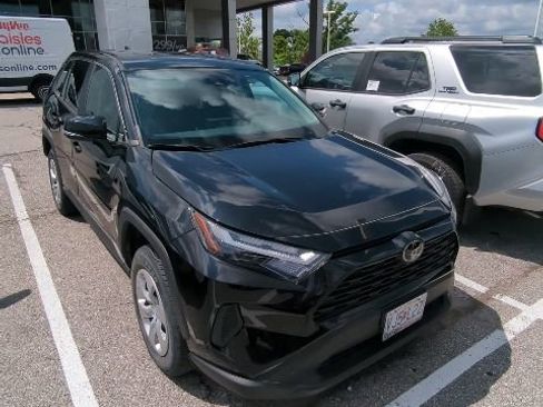 Used 2023 Toyota RAV4 LE AWD/4WD image 7