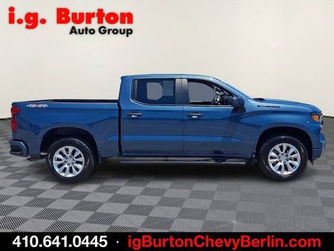 Used 2024 Chevrolet Silverado 1500 Custom w/ LPO, Dark Essentials Package AWD/4WD image 7