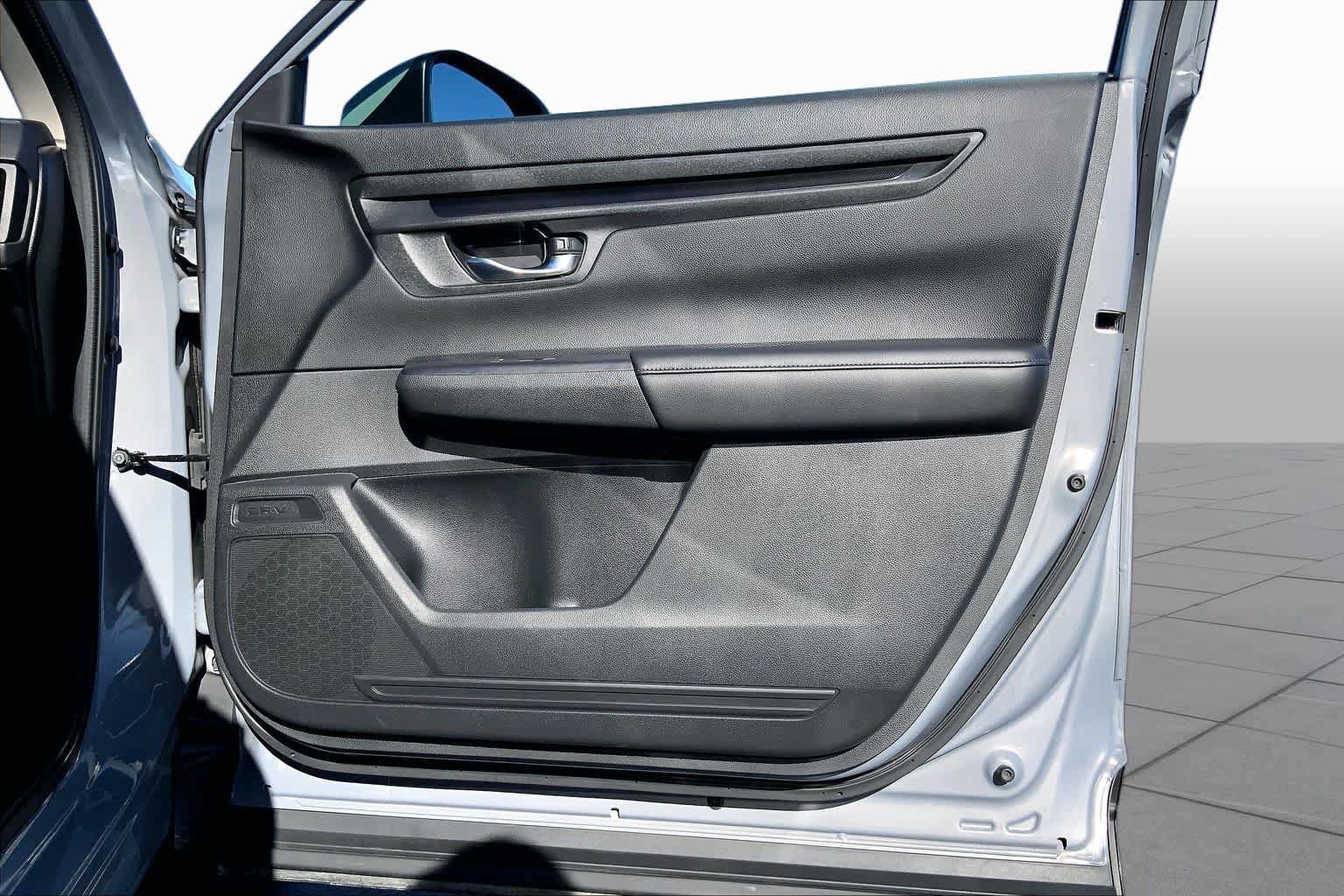 Used 2025 Honda CR-V EX image 26