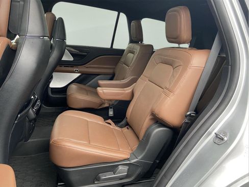 Used 2023 Lincoln Aviator Reserve w/ Equipment Group 201A AWD/4WD image 11
