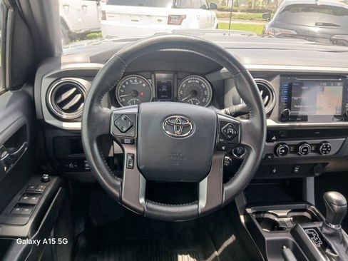 Used 2017 Toyota Tacoma TRD Sport w/ Tow Package RWD image 25