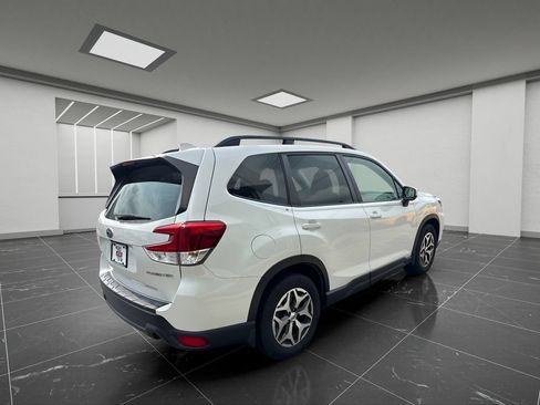 Used 2021 Subaru Forester Premium AWD/4WD image 9