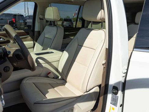 Used 2022 GMC Yukon XL Denali w/ Advanced Technology Package image 13