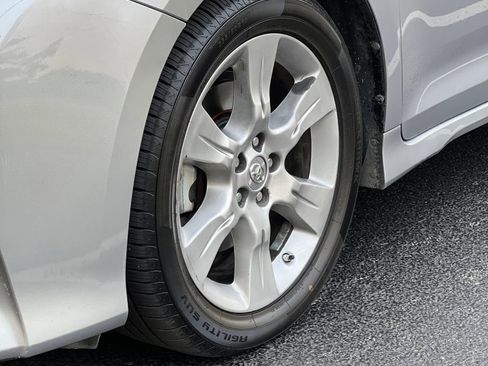 Used 2013 Toyota Sienna SE image 9