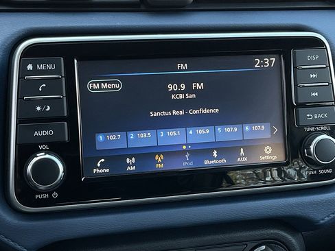 Used 2025 Nissan Versa SV image 28