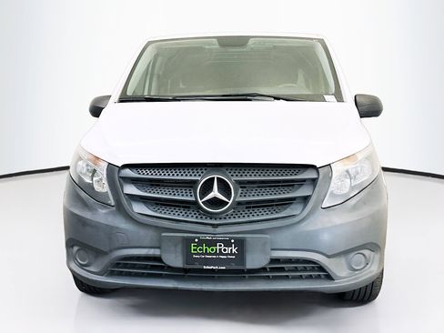 Used 2021 Mercedes-Benz Metris image 2