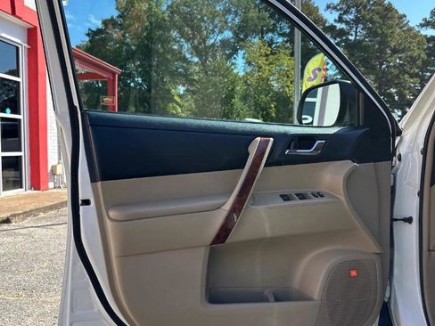 Used 2013 Toyota Highlander Limited image 12