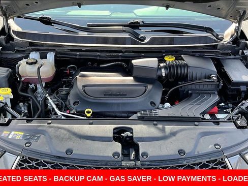Used 2023 Chrysler Pacifica Touring-L image 27