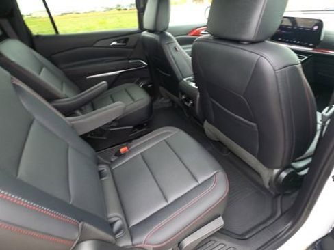 Used 2024 Chevrolet Traverse Z71 w/ Enhanced Driving Package image 28