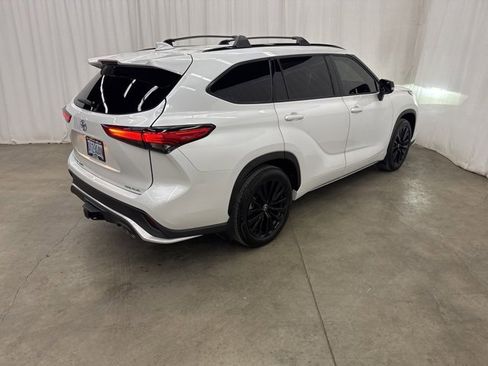 Used 2023 Toyota Highlander XSE image 26