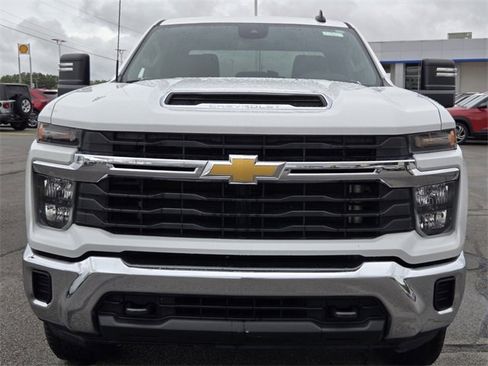 Used 2024 Chevrolet Silverado 2500 LT image 8