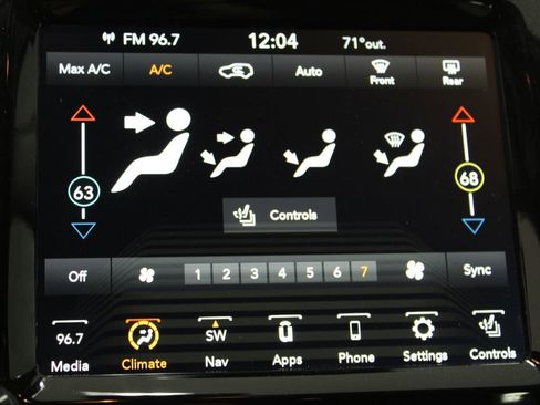 Used 2019 Jeep Cherokee Limited image 32