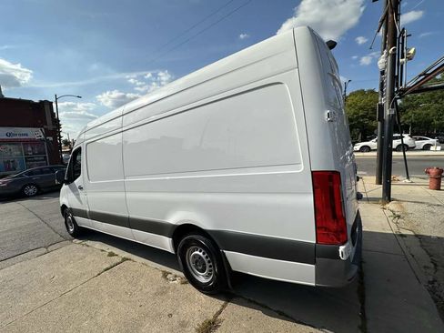 Used 2022 Mercedes-Benz Sprinter 2500 image 5