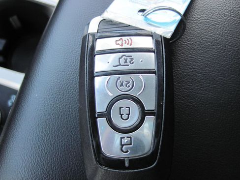 Used 2022 Ford Explorer Limited w/ Equipment Group 301A image 19