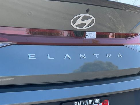 Used 2025 Hyundai Elantra Sport FWD image 23