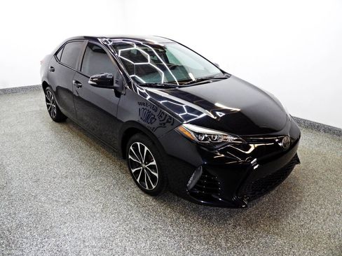 Used 2018 Toyota Corolla SE image 3