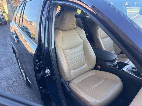 Used 2020 Toyota RAV4 XLE Premium image 34