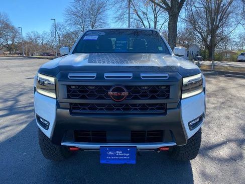 Used 2025 Nissan Frontier PRO-4X image 2