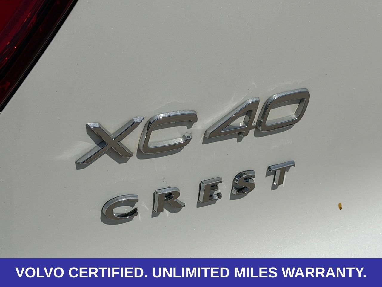Certified 2025 Volvo XC40 B5 Plus AWD/4WD image 10