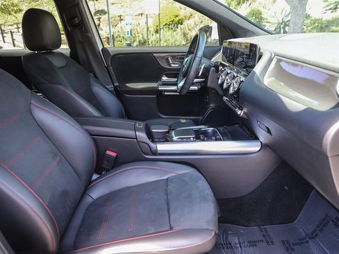 Used 2021 Mercedes-Benz GLA 35 AMG 4MATIC image 25