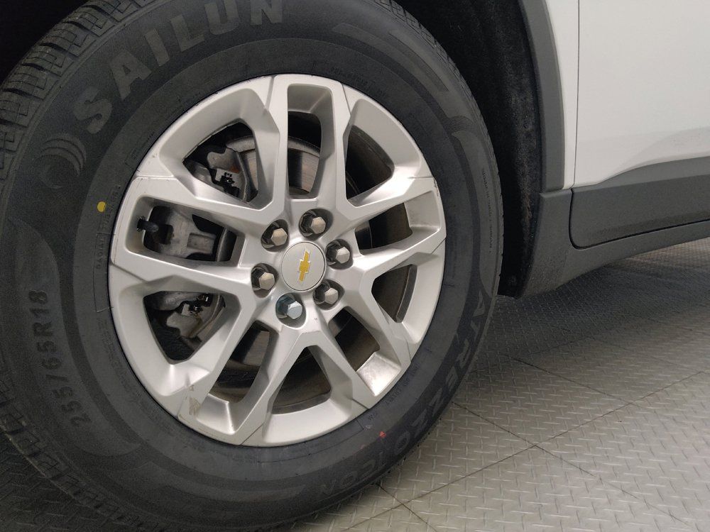 Used 2021 Chevrolet Traverse LS FWD image 31