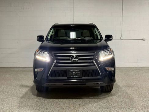 Used 2017 Lexus GX 460 Luxury image 3