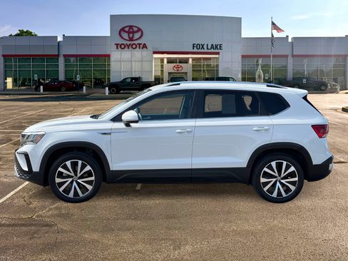 Used 2022 Volkswagen Taos SE AWD/4WD image 2