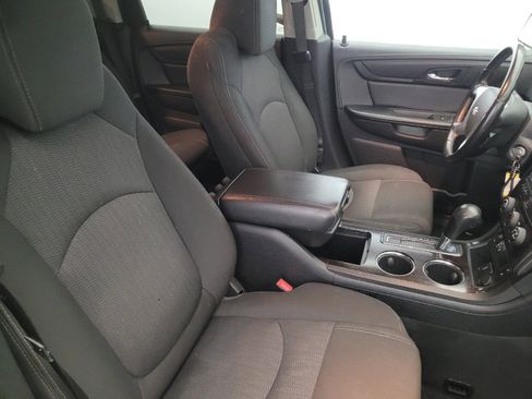 Used 2016 Chevrolet Traverse LT w/ Style and Technology Package image 21