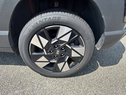 Used 2024 Hyundai Kona SEL AWD/4WD image 9