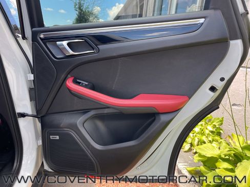 Used 2020 Porsche Macan S image 36