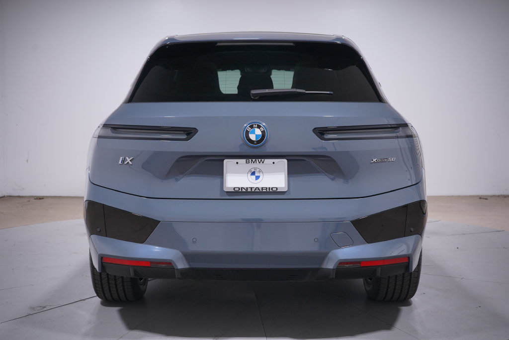 Used 2024 BMW iX xDrive50 w/ Sport Package AWD/4WD image 5