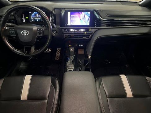 Certified 2025 Toyota Camry SE FWD image 3