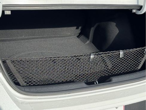 Used 2025 Hyundai Elantra SE image 13