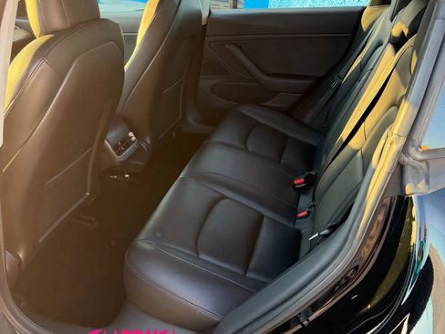 Used 2018 Tesla Model 3 Mid Range RWD image 10