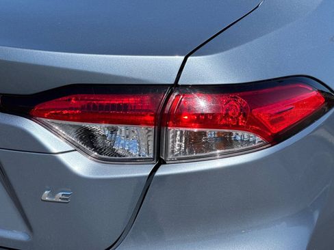 Used 2021 Toyota Corolla LE w/ Carpet Mat Package (TMS) FWD image 26